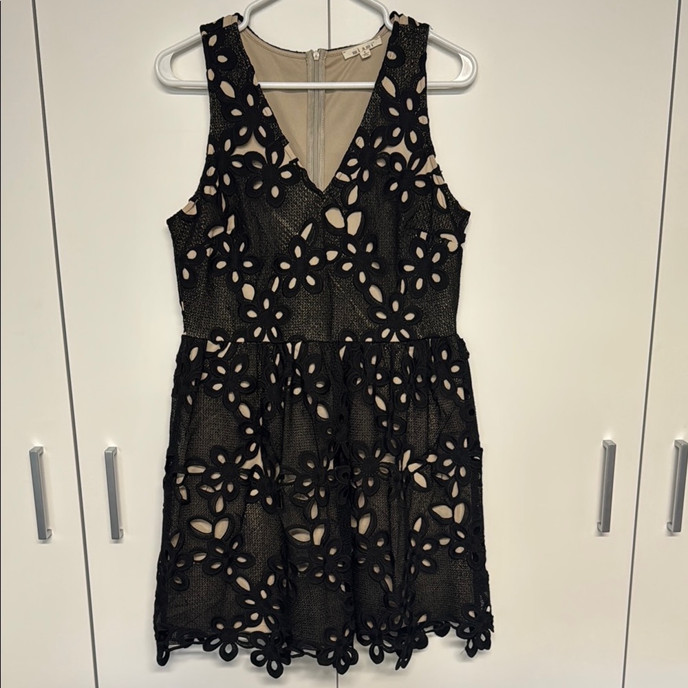 Elegant Black and Tan Lace Flower Dress
